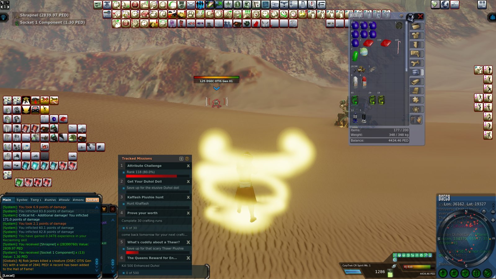 An avatar in a sandy desert is fighting a DSEC OTIS Gen O1 enemy. The UI shows inventory items, mission objectives, and damage notifications.